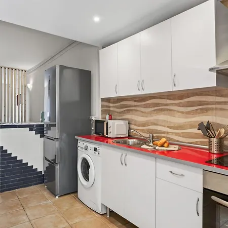 Apartamento Modern 2bdr House In By Lovelystay