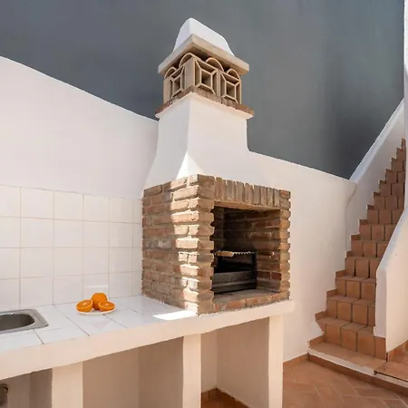Modern 2bdr House In By Lovelystay * 奎特里拉