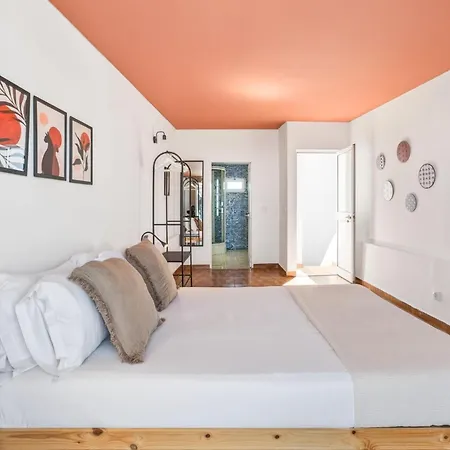 Modern 2bdr House In By Lovelystay * Quarteira